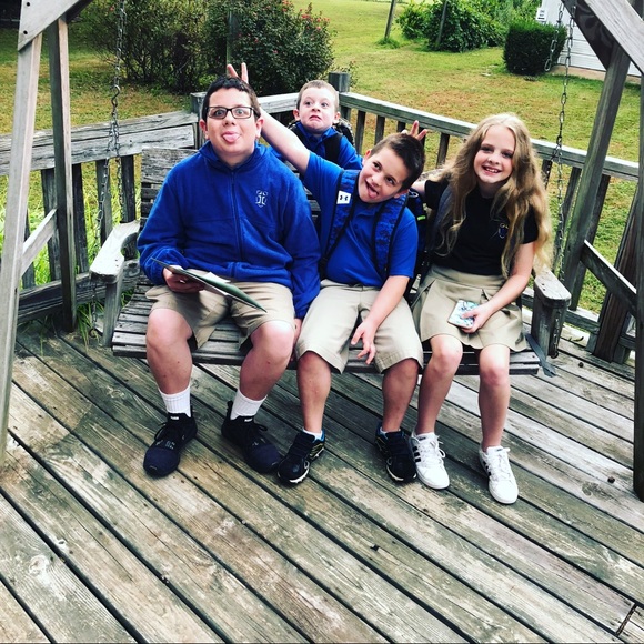 Meet your Posher, Megan - Picture 3 of 6